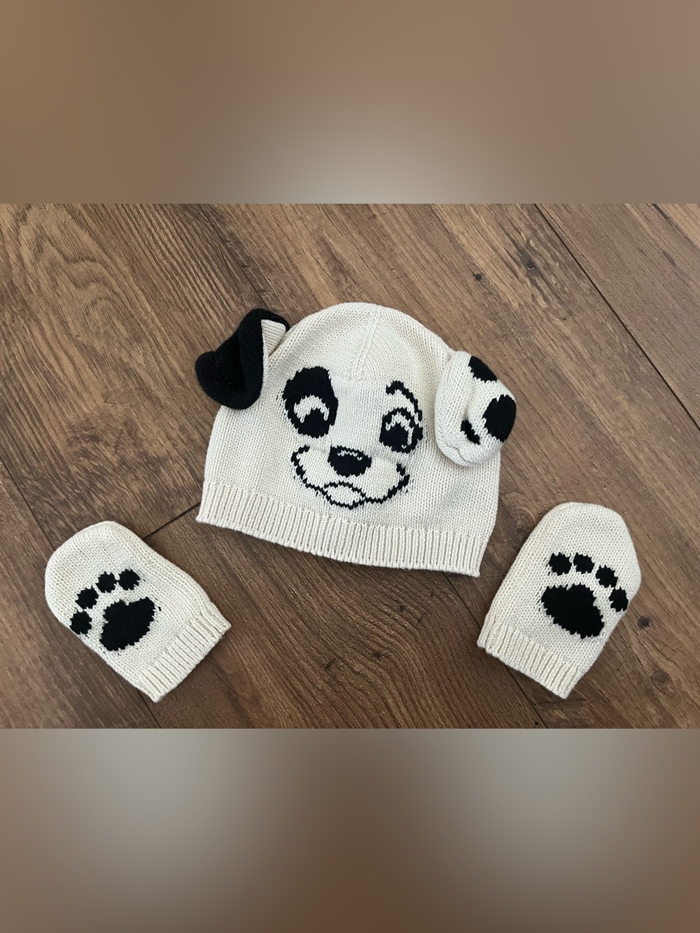 Baby Gap 101 Dalmations beanie hat and glove set 100% cotton